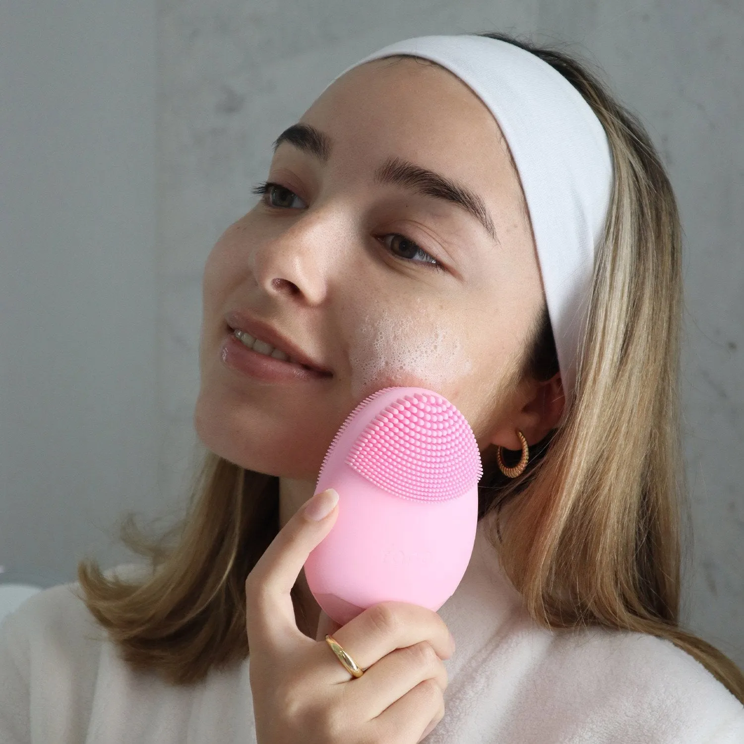 Fancii Isla Sonic Facial Cleansing Brush