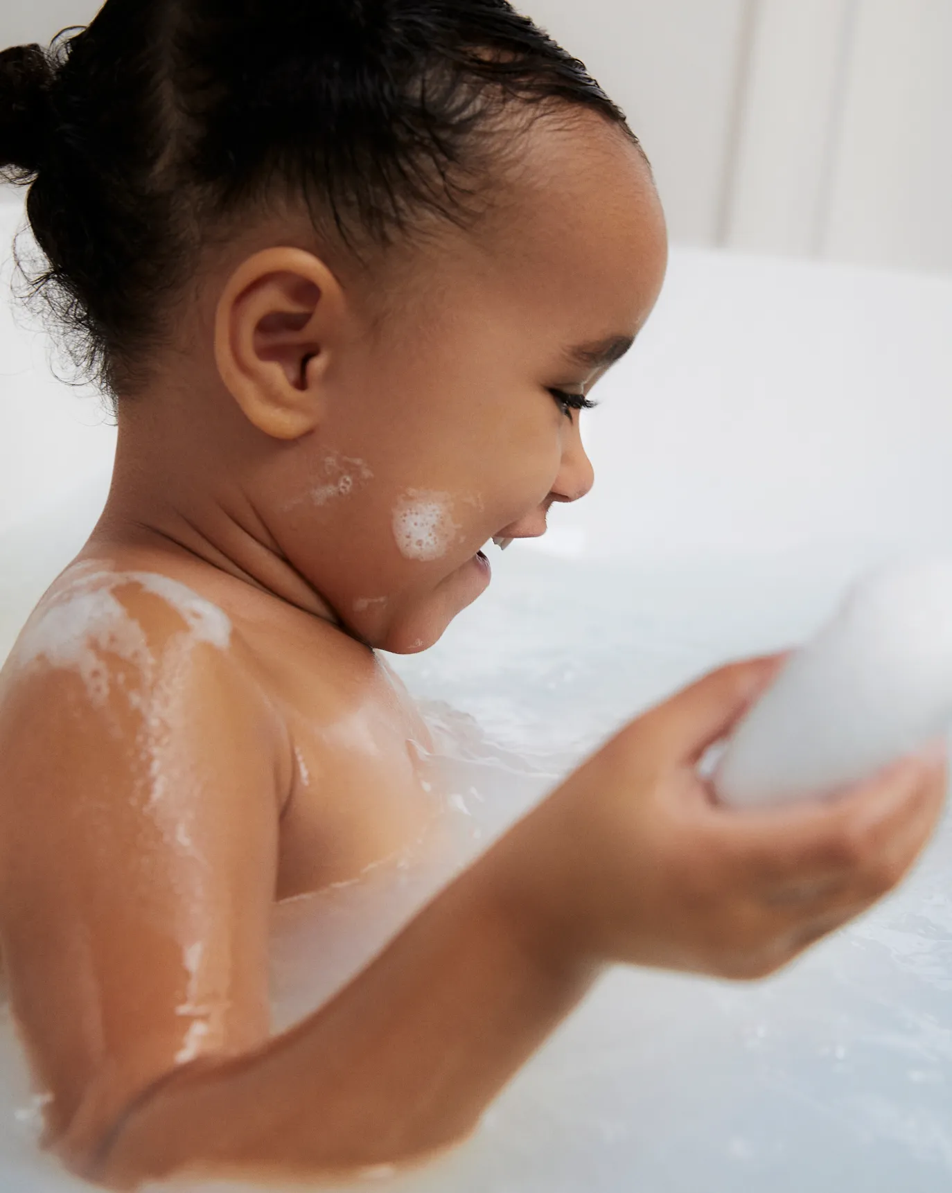 Milky Jelly Cleansing Bar